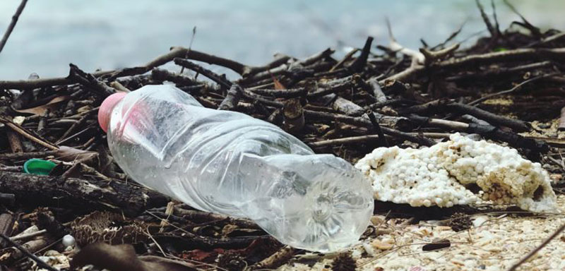 تاثیر بطری های پلاستیکی بر محیط زیست 